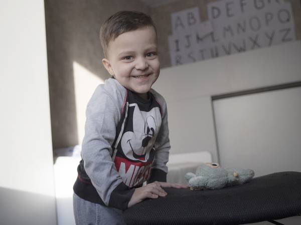 У Юсуфа рак крови. Ему нужна терапия специальным лекарством, чтобы сохранить ремиссию