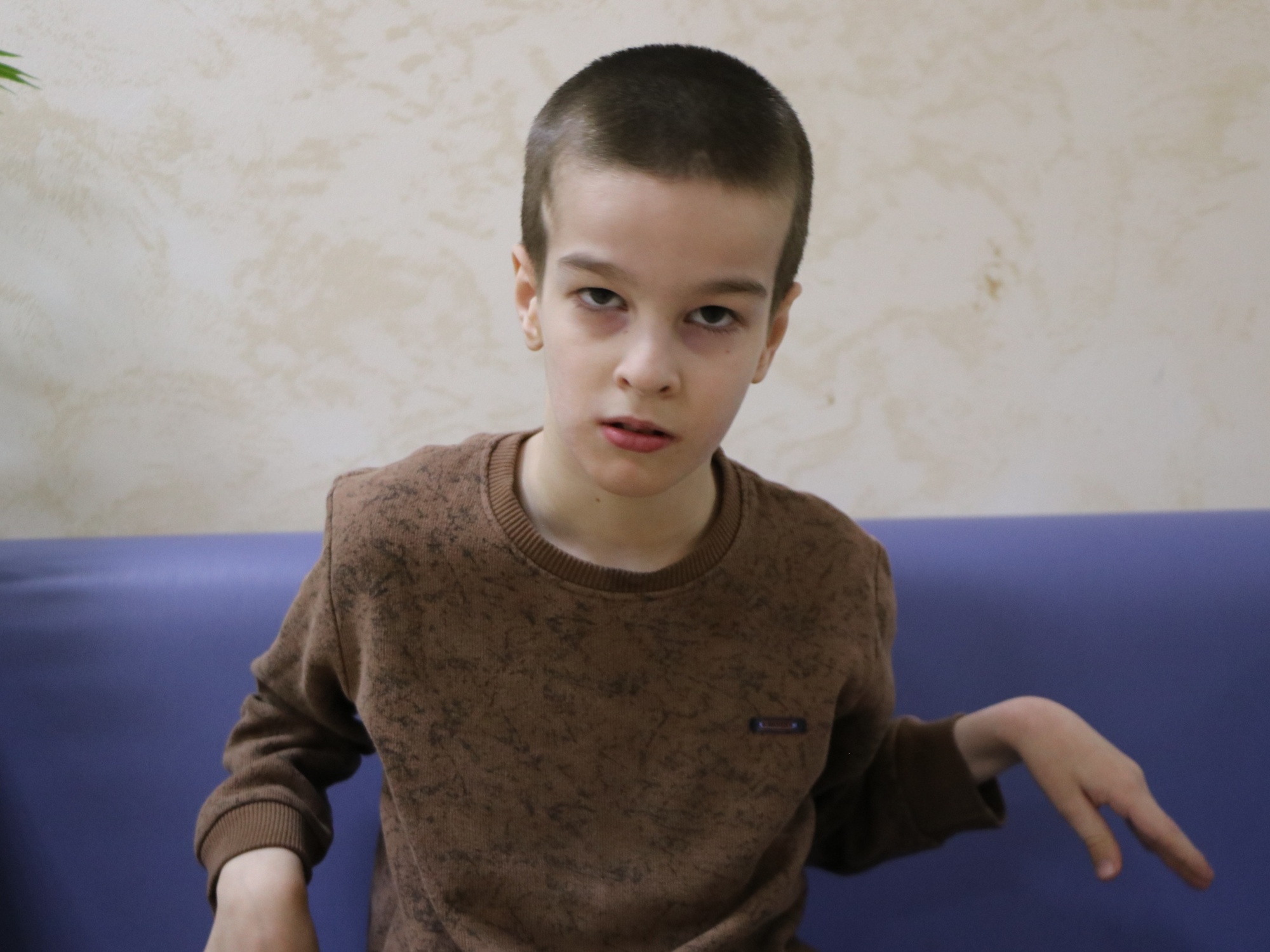 У Ахмеда ДЦП, он нуждается в реабилитации!