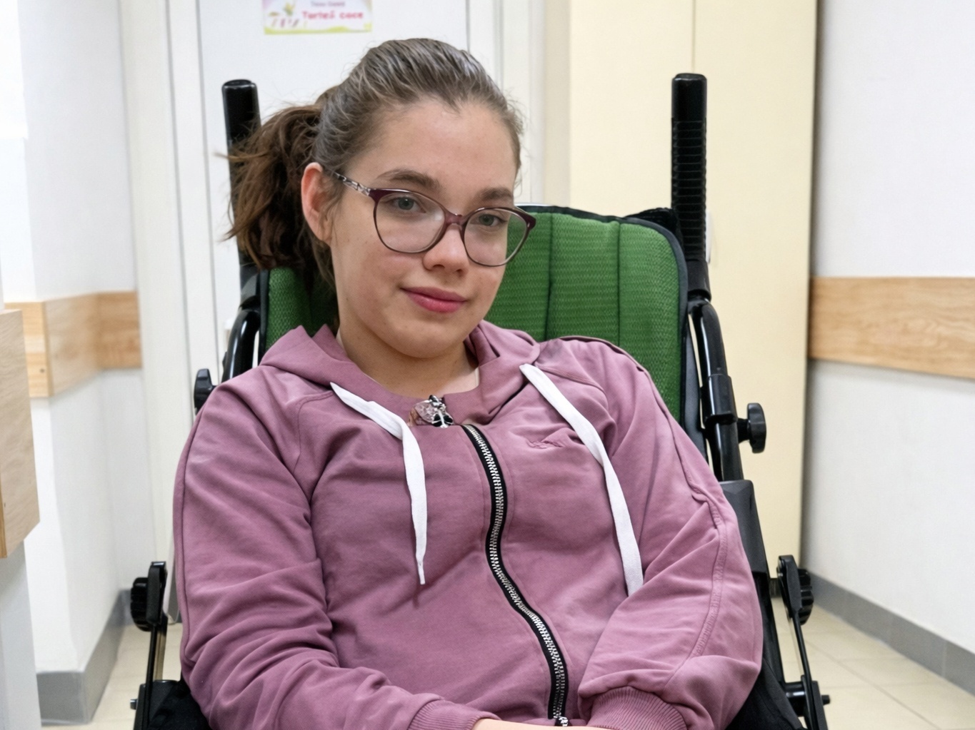 У Ренаты ДЦП. Подарите ей возможность ходить самостоятельно!