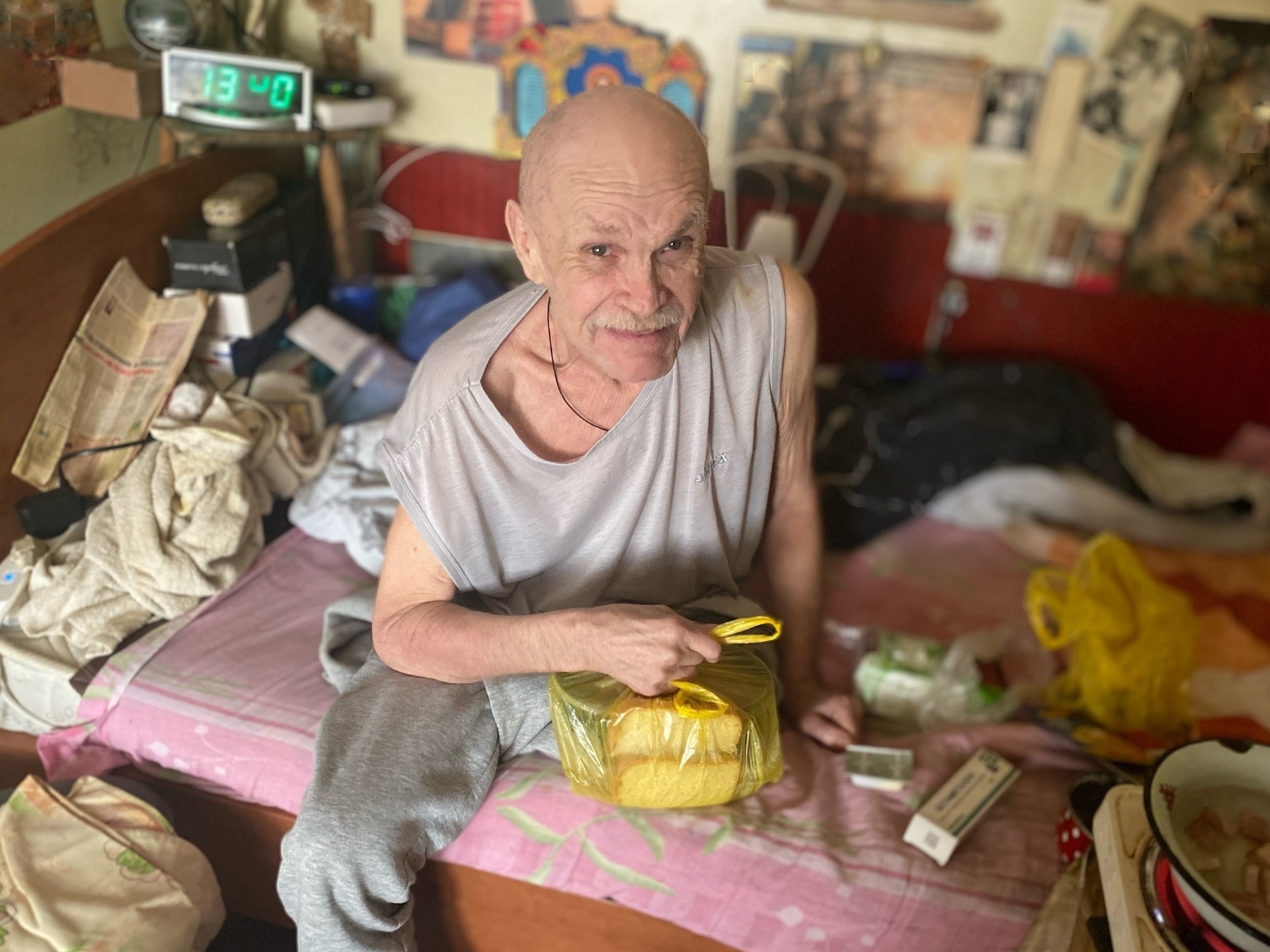 Еда для нуждающихся пожилых людей