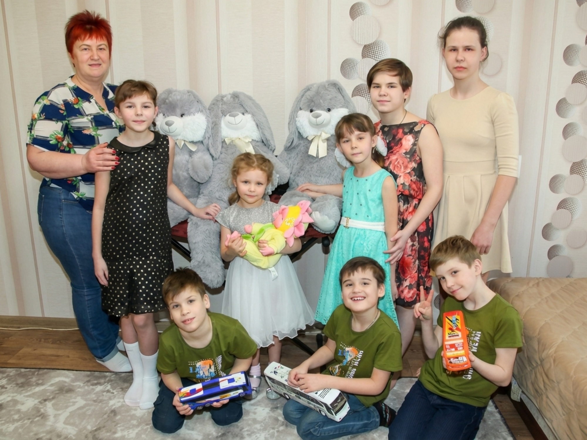 Многодетной приёмной семье нужна помощь няни, чтобы мама могла уделить время своему здоровью!