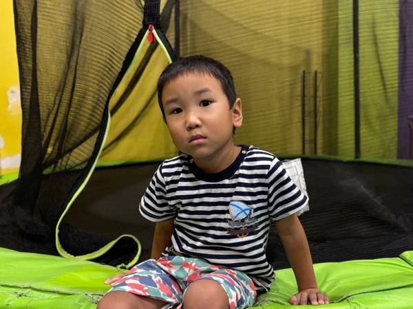 Чтобы научиться говорить, Айдару требуется пройти курс коррекции аутизма!