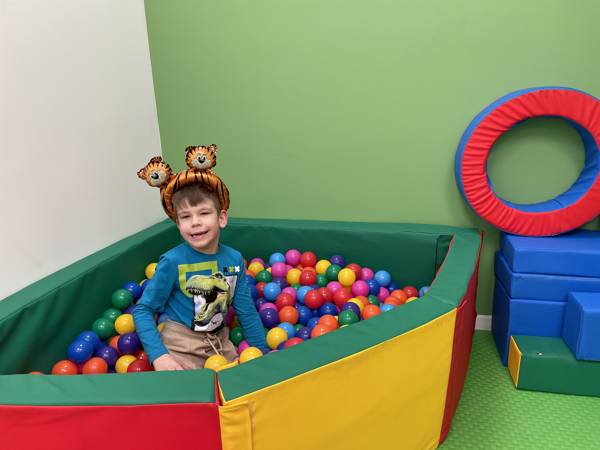 У Антона ДЦП, ему нужно пройти реабилитацию!