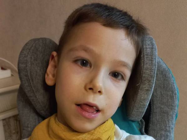 Богдану с ДЦП необходим курс лечебного массажа!