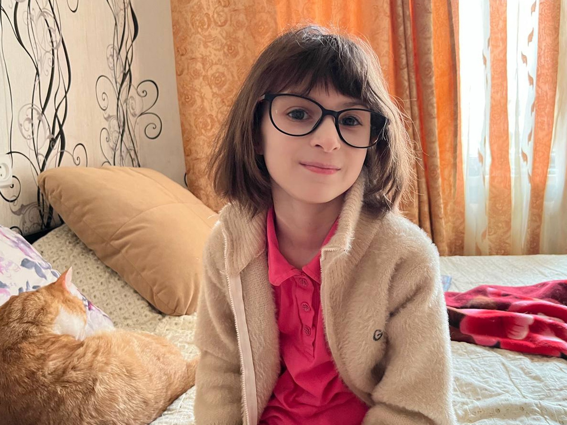У Богданы нарушена речь после опухоли головного мозга. Ей нужны занятия с логопедом