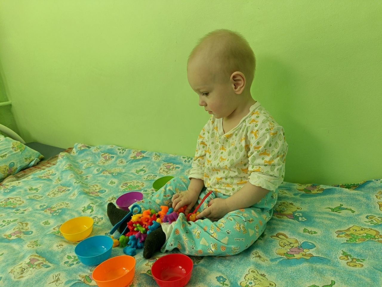 Марату из дома ребенка нужна помощь нянь на время лечения!