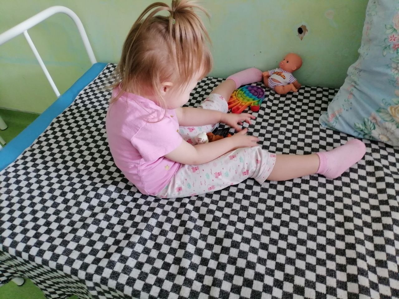Ева из дома ребенка нуждается в помощи нянь на время лечения!