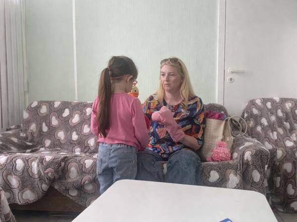 Оплата труда психолога, который работает с приёмными детьми с ПТСР