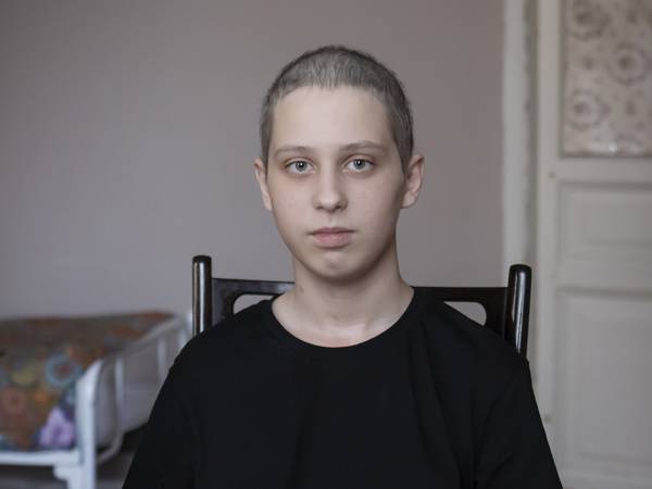 У Захара рак крови. Ему нужна терапия специальным лекарством, чтобы справиться с инфекцией в лёгких