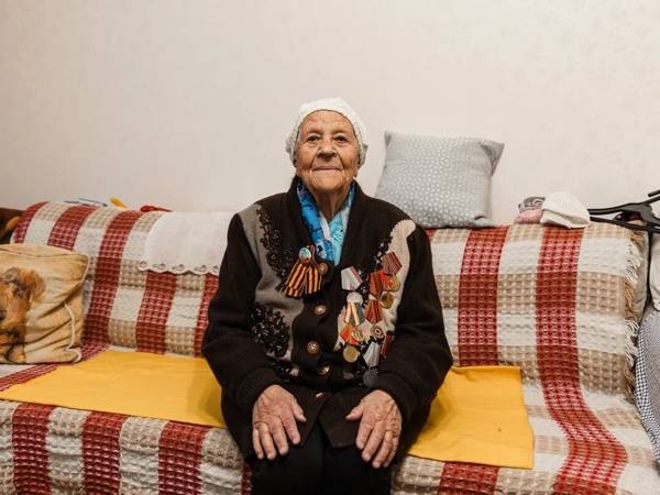 Подарим продуктовые наборы к празднику пожилым ветеранам