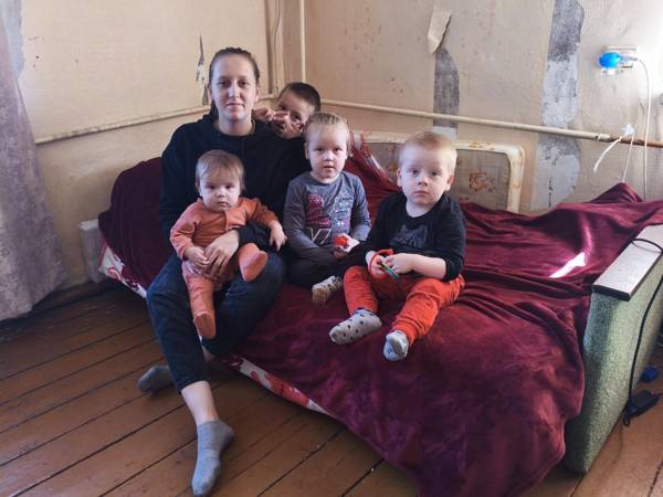 Сбор на зарплату социального куратора, который помогает Даше и другим семьям в кризисе