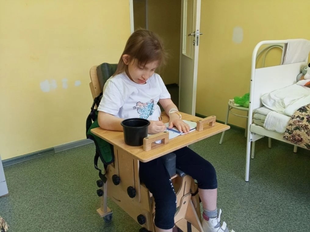 Веронике из психоневрологического центра нужна помощь нянь!