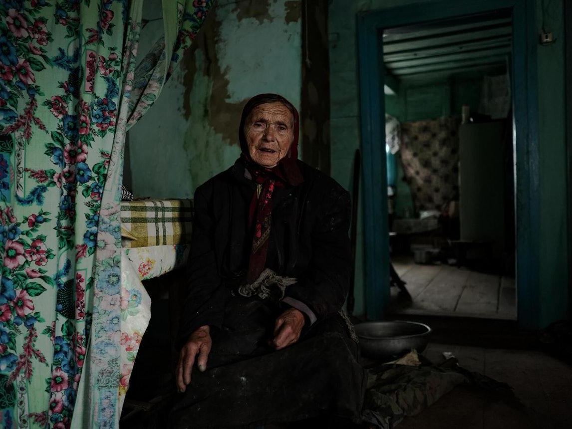 Нужна помощь в оплате труда персонала, осуществляющего заботу об одиноких стариках!