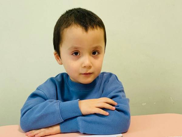 У Умахана расстройство психического и речевого развития. Ему необходима реабилитация!