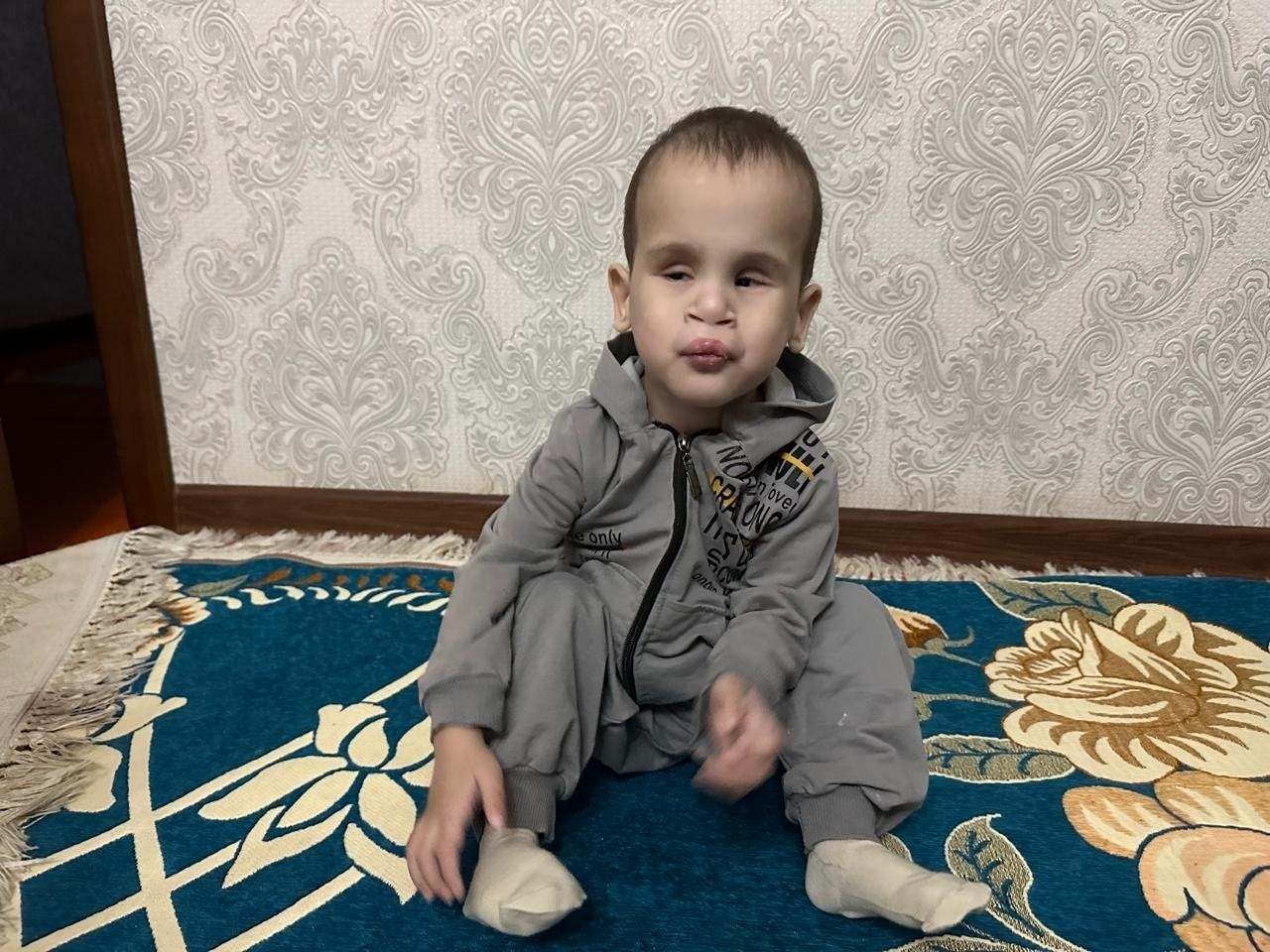 У Мухаммедали ретинопатия 5‑й стадии, ему нужна операция