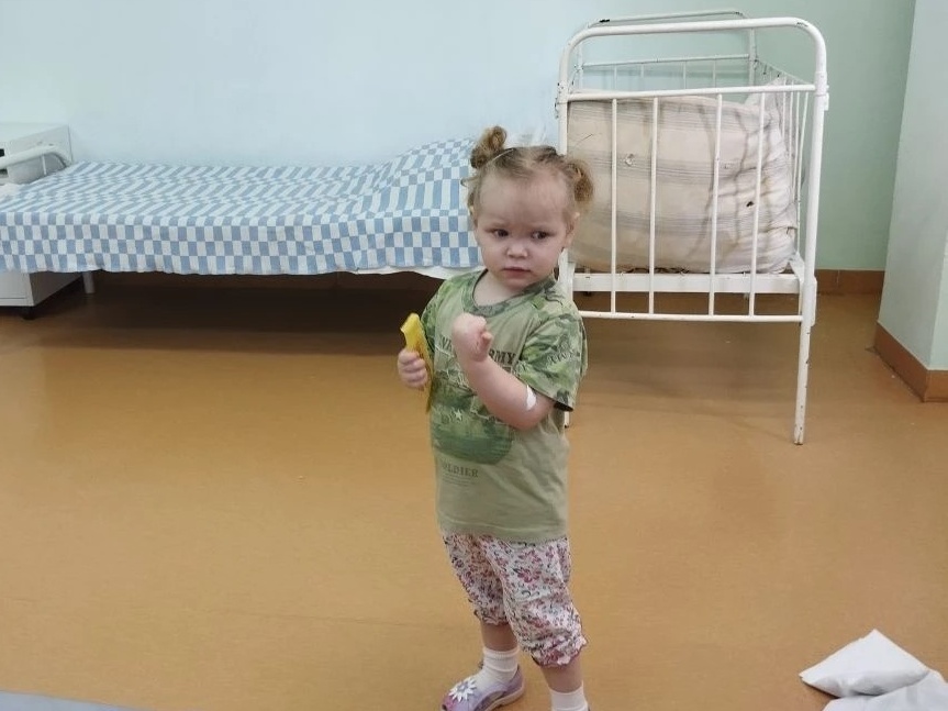 Eva from the orphanage needs the care of nannies for the entire duration of treatment!