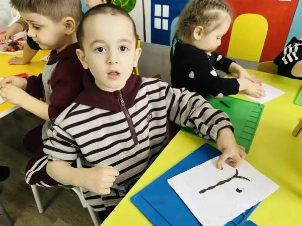 У Ислама задержка психоречевого развития. Для дальнейшего развития ему необходим курс реабилитации