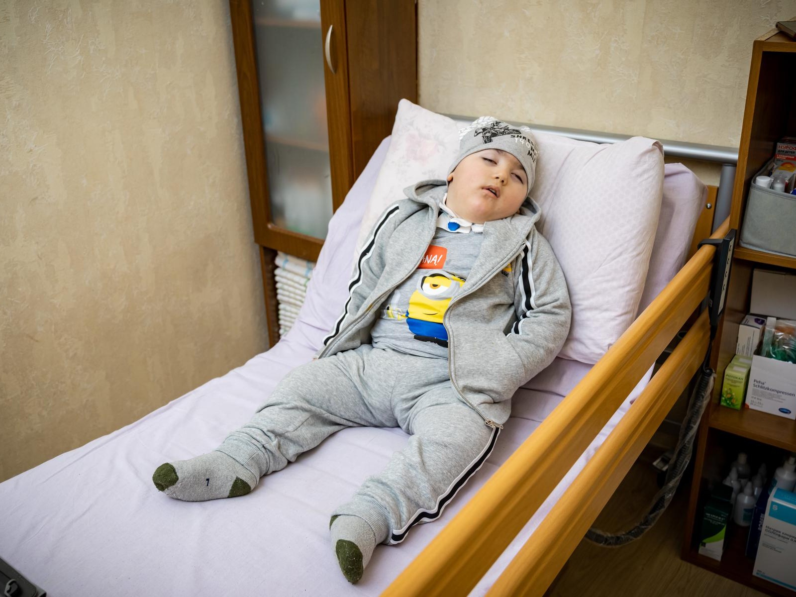 Ramazan who had a severe head injury needs new seating system