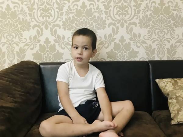 У Ибрагима задержка психоречевого развития с расстройством поведения. Ему необходим курс реабилитации, направленный на развитие речи и коррекцию поведения.