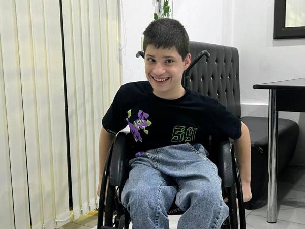 Bersu with spina bifida needs a crawler lift
