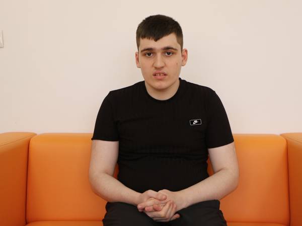 Саиду-Магомеду с аутизмом необходимо стоматологическое лечение под седацией