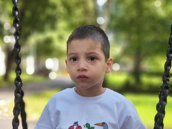 Rustam needs a caring nanny during his hospital treatment!