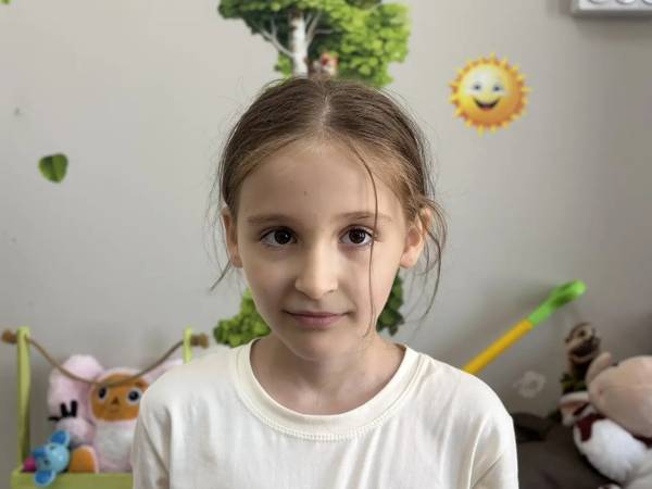 Для улучшения речевых навыков, Амине необходимо пройти курс коррекции аутизма!