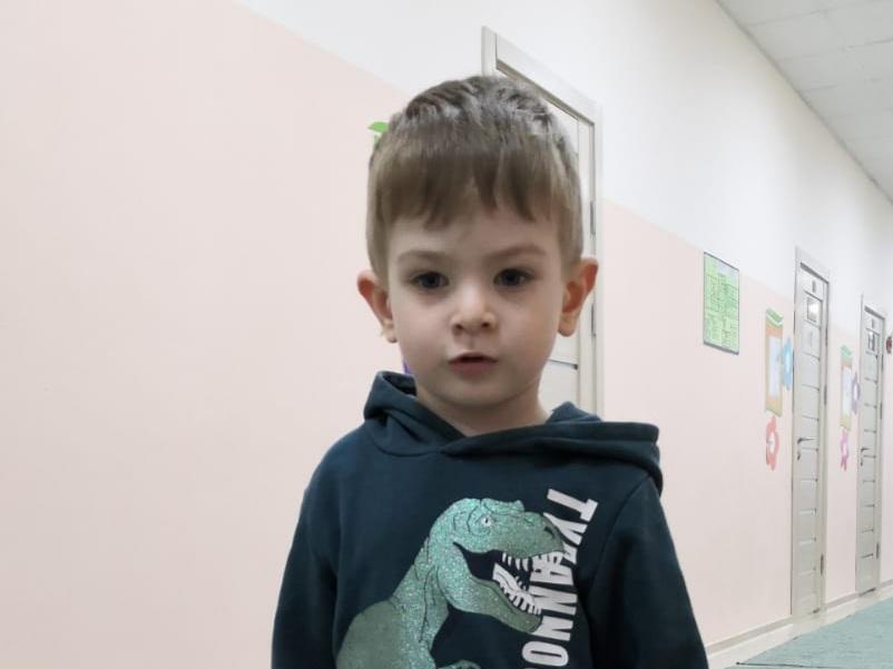 У Абдурахмана аутизм, необходим интенсивный курс реабилитации в Астрахани!