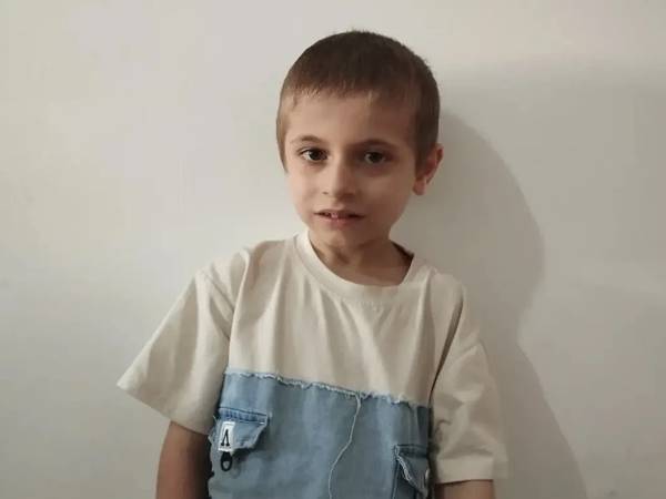 У Калимуллы ЗПРР. Для развития мальчику нужна реабилитация