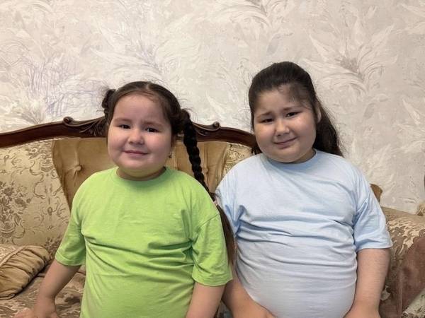 Диане с умеренной умственной отсталостью и Малике с задержкой психоречевого развития необходима реабилитация!