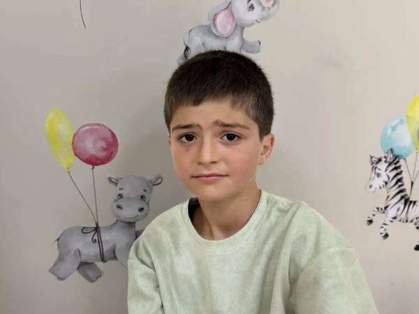 У Алхаса аутизм! Чтобы сформировать речевые навыки, мальчику необходимо пройти курс реабилитации