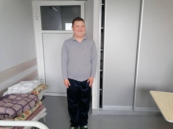Юре из психоневрологического интерната нужна помощь нянь на время лечения в больнице!