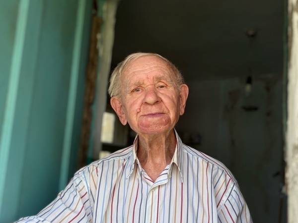 Food for needy elderly people