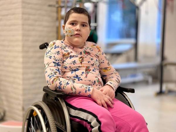 Melisa has brain cancer and needs rehabilitation!