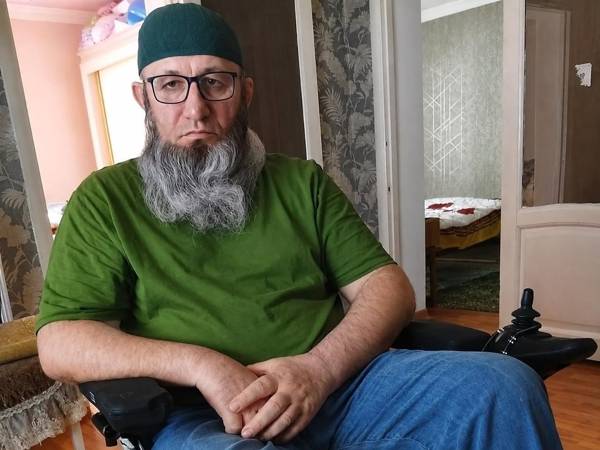 У Гитиномагомеда последствия тяжёлой черепно-мозговой травмы. Ему необходим курс реабилитации!
