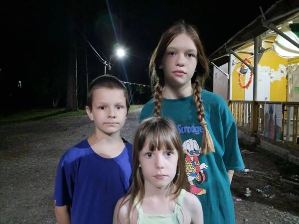Help 5 families with 15 children get ready for school!