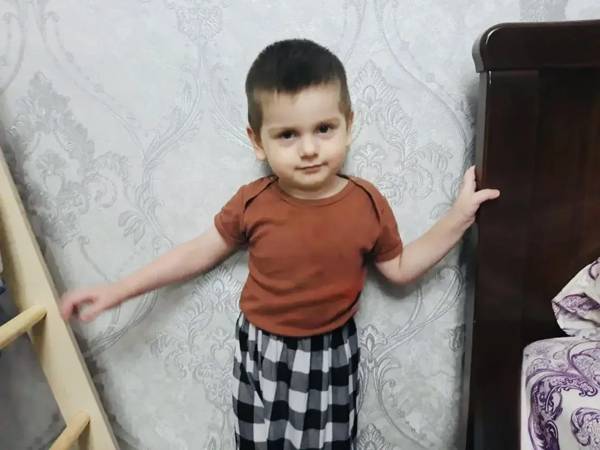 Салиму нужен курс реабилитации, чтобы преодолеть последствия гипоксии и слабость мышц