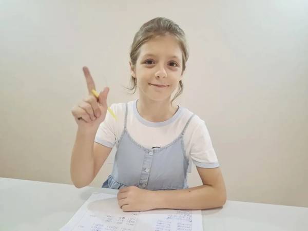 У Саиды задержка психоречевого развития. Для улучшения речи ей необходим комплексный курс реабилитации