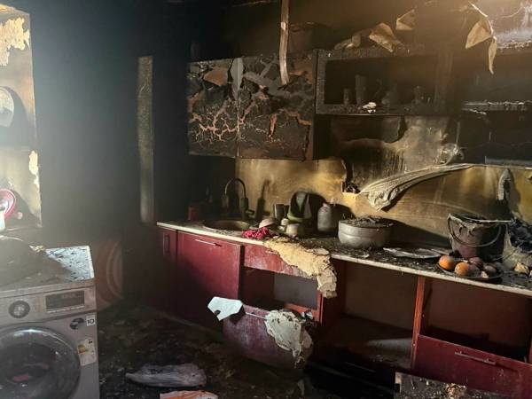 Raisat's family was left without a home after the fire. They need help! (Stage 2)