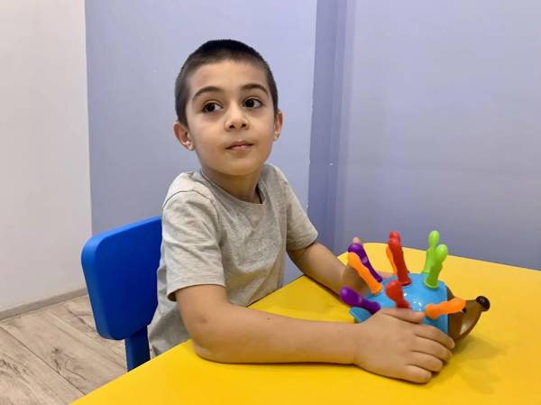 In order for Mukhammad to improve his speech skills, the boy needs to undergo an autism correction course!
