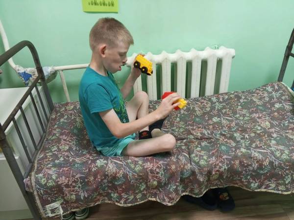 Igor from the psychoneurological boarding school needs help from nannies during his treatment!