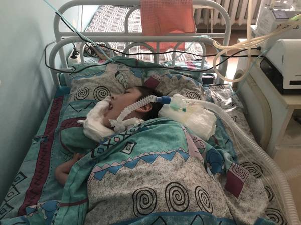 Maykl from the psychoneurological boarding school needs the care of nannies for the entire duration of his treatment!