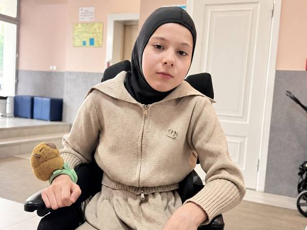 Suaybat has cerebral palsy, spastic tetraparesis. She needs rehabilitation!