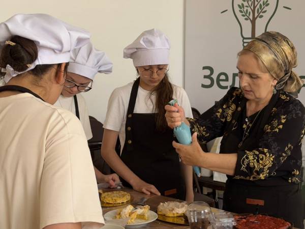 The Zelyonaya lampa project is discovering new talents: pastry courses for children from low-income families