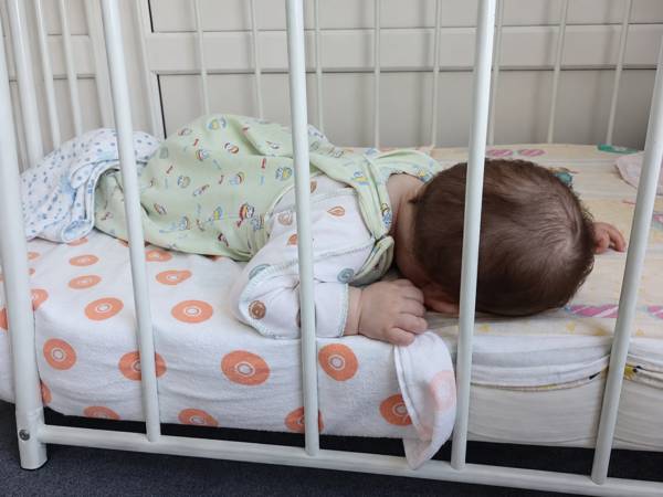 Orphaned children in hospitals need round-the-clock nannies!