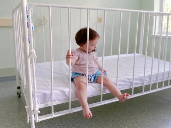 Orphaned children need nannies during their hospital treatment!