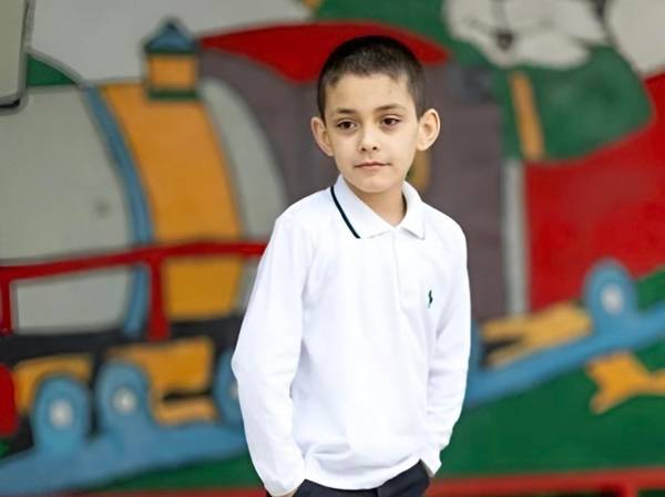 Akhmad has a psychological developmental disorder and level 1 speech underdevelopment with autistic spectrum behavioral disorder. He needs rehabilitation!