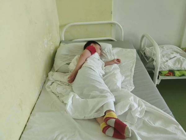 Artem from the orphanage needs a nanny while he is undergoing treatment in the hospital!