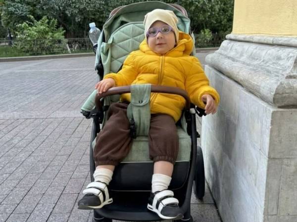Kolya, who has a congenital brain malformation, needs ongoing rehabilitation!