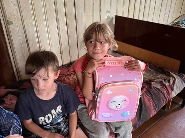 Let's work together to provide a basic set of groceries to 15 families in crisis!